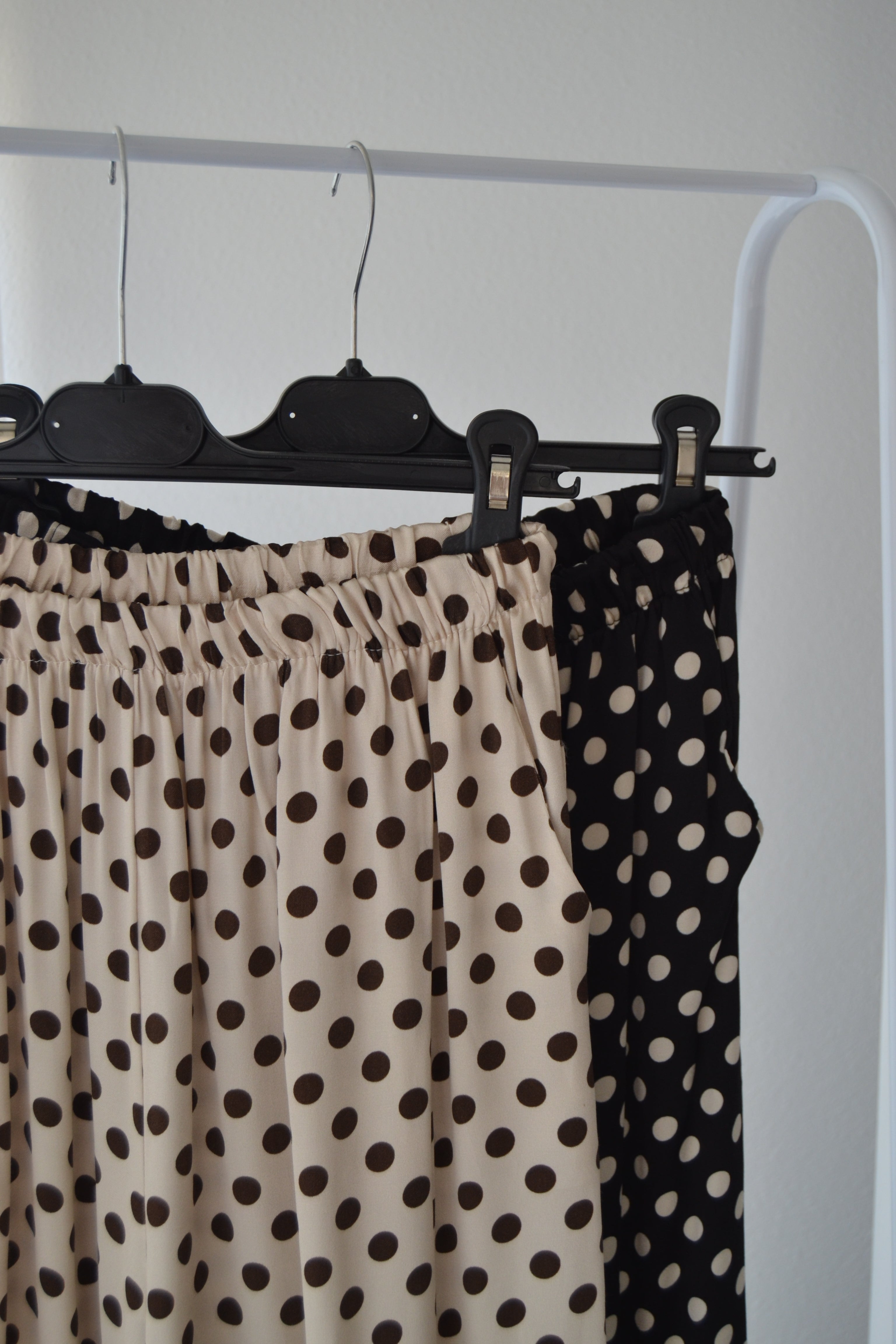 Pantalón bombacho de lunares